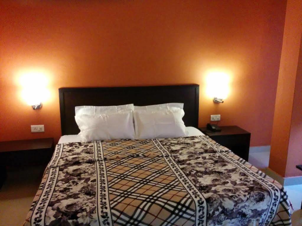 Hotel Himalaya Харидвар Экстерьер фото